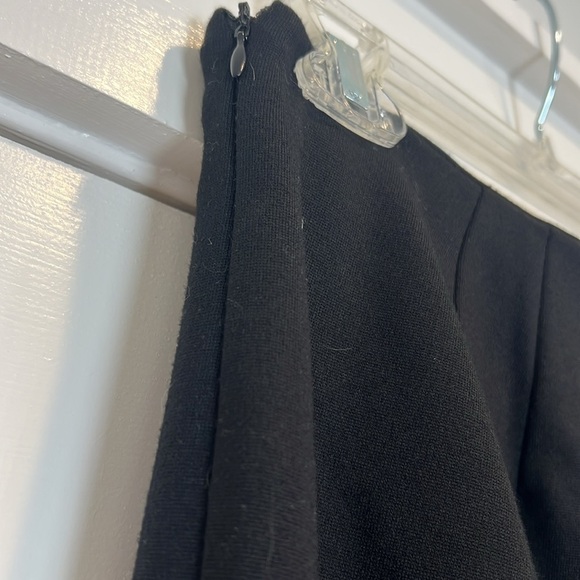 Adrienne Vittadini Black Straight Leg Pants with Streamlined Fit size 8. - Picture 5 of 8